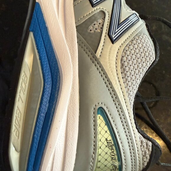 New Balance 1540v2 sneakers in silver, made in the USA, new